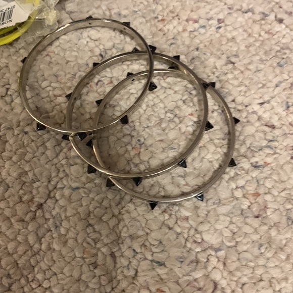 Bracelets - Picture 3 of 5